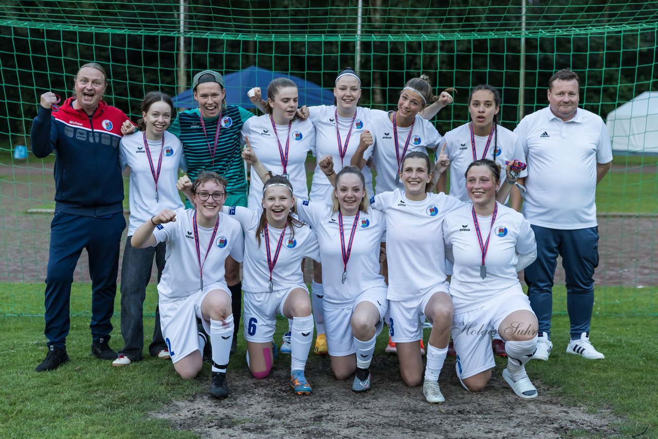 Bild 156 - Loewinnen Cup